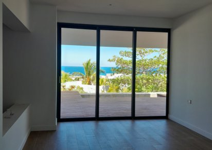 Townhouse / Duplex - 3 Bedrooms - 292 m²