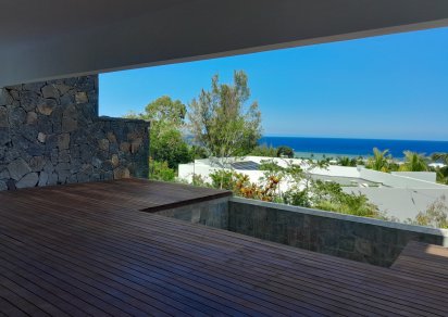 Townhouse / Duplex - 3 Bedrooms - 292 m²