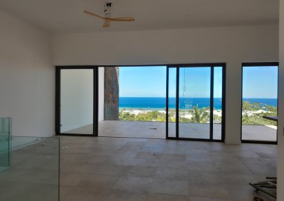 Townhouse / Duplex - 3 Bedrooms - 292 m²