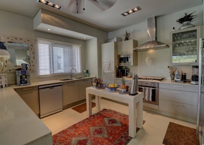 Townhouse / Duplex - 4 Bedrooms - 368 m²