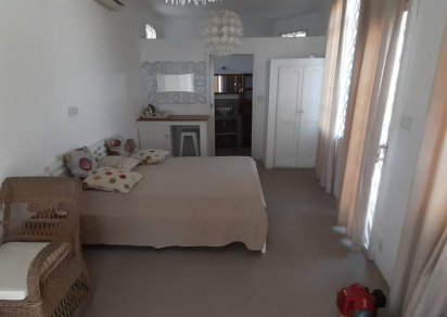 Villa - 6 Persons