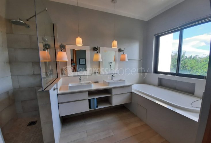 Apartment - 3 Bedrooms - 170 m²