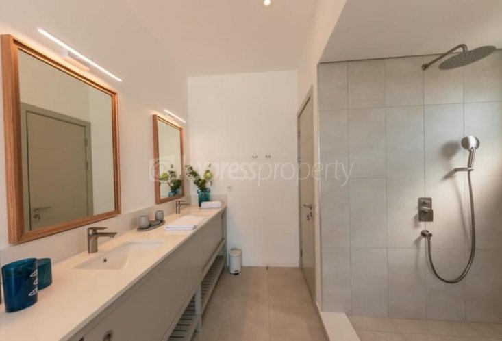 Apartment - 3 Bedrooms - 177 m²