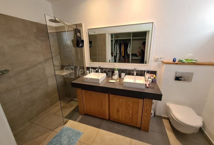 Apartment - 3 Bedrooms - 179 m²