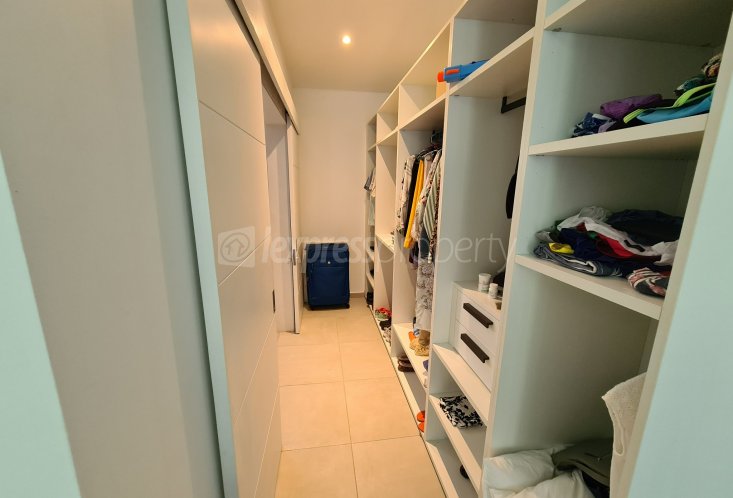 Apartment - 3 Bedrooms - 179 m²