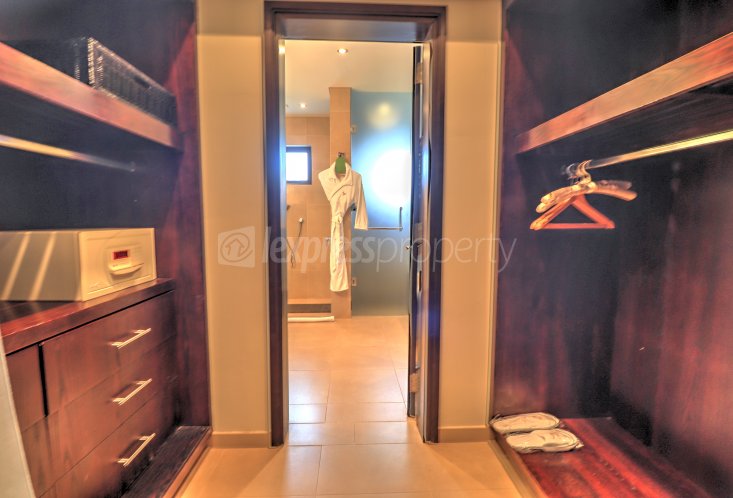 Apartment - 3 Bedrooms - 184 m²