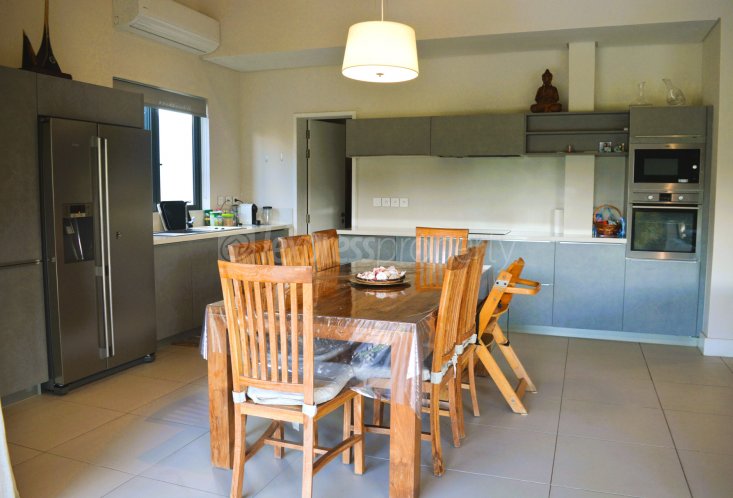 Apartment - 3 Bedrooms - 191 m²