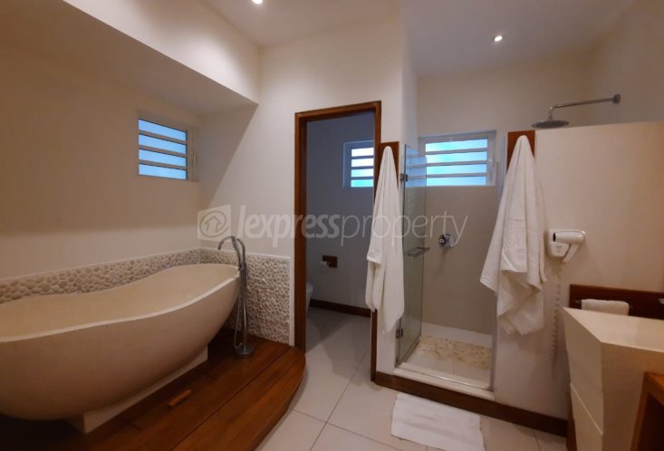 Apartment - 3 Bedrooms - 200 m²