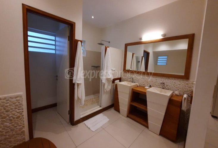 Apartment - 3 Bedrooms - 200 m²