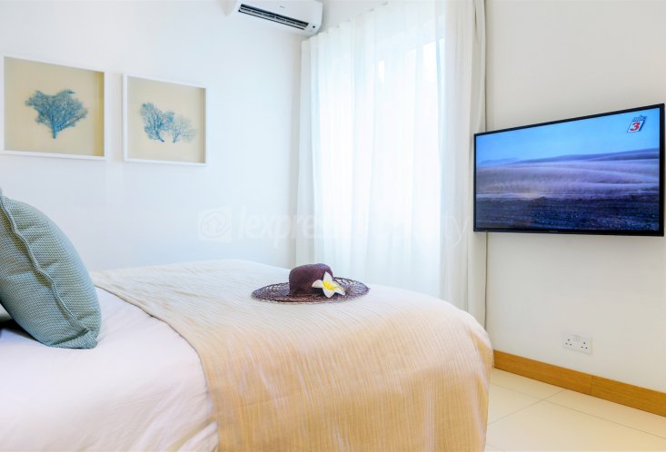 Apartment - 3 Bedrooms - 200 m²