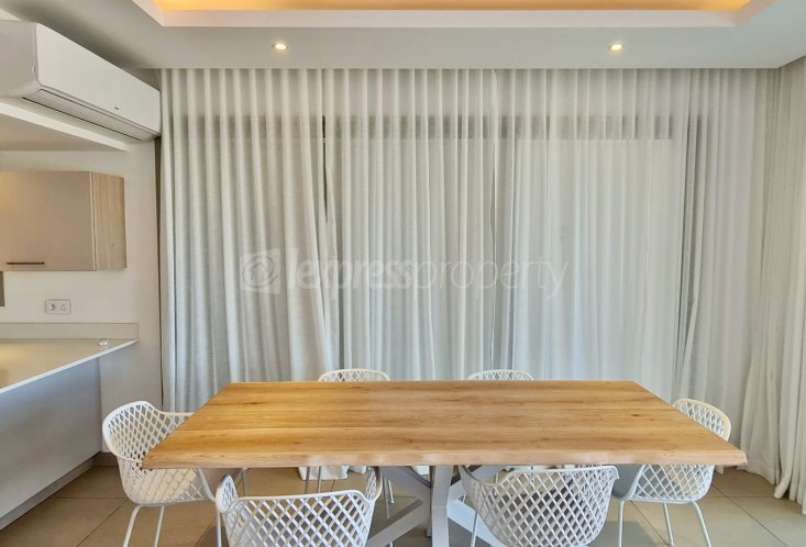Apartment - 3 Bedrooms - 218 m²
