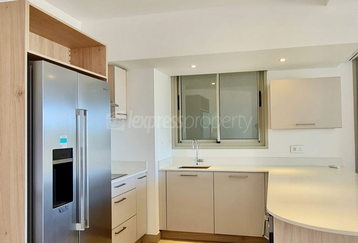 Apartment - 3 Bedrooms - 218 m²