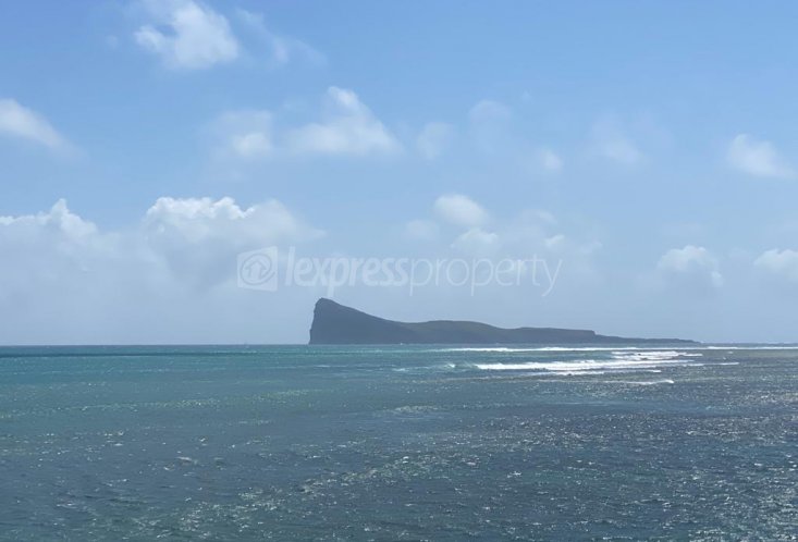 Apartment - 3 Bedrooms - 230 m²