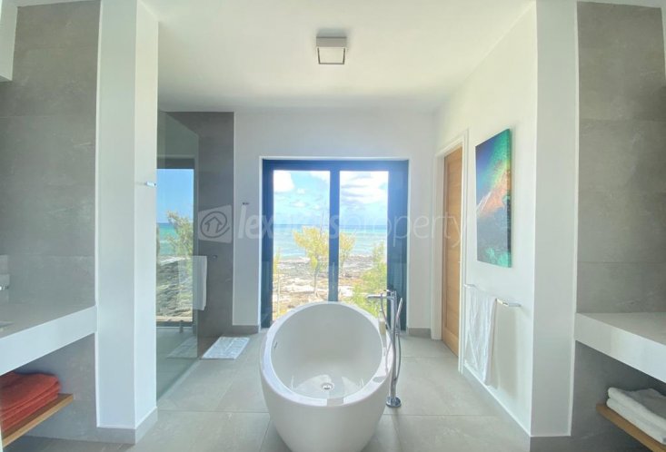 Apartment - 3 Bedrooms - 230 m²