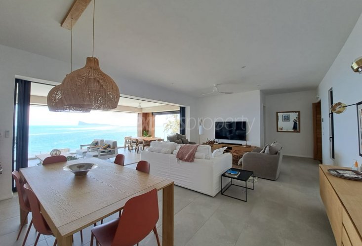 Apartment - 3 Bedrooms - 230 m²