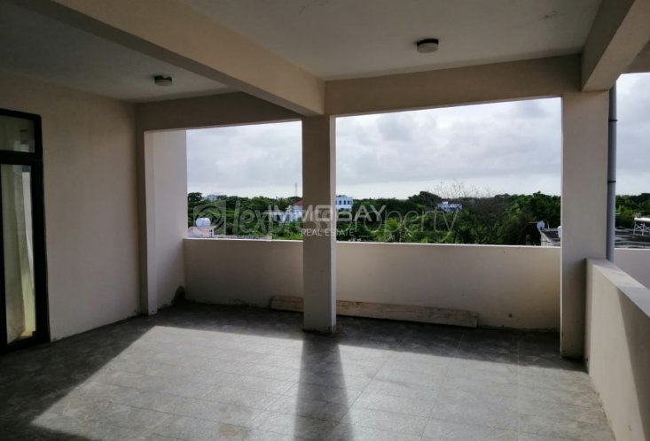 Appartement - 3 chambres - 1300 p²