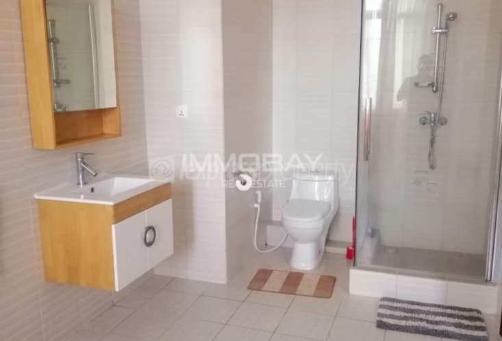 Appartement - 3 chambres - 1300 p²