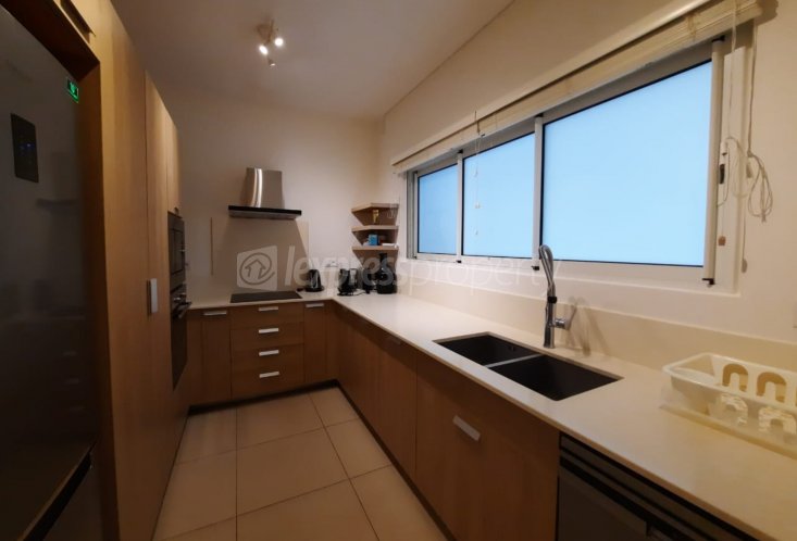 Appartement - 3 chambres - 200 m²