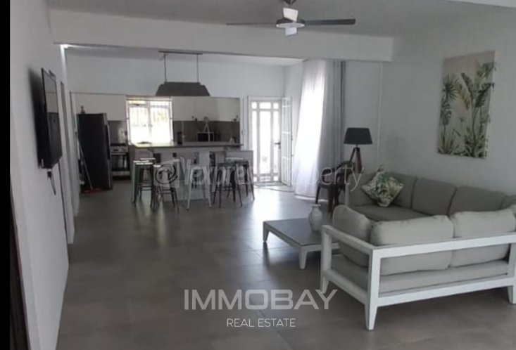 Appartement - 3 chambres - 2600 p²