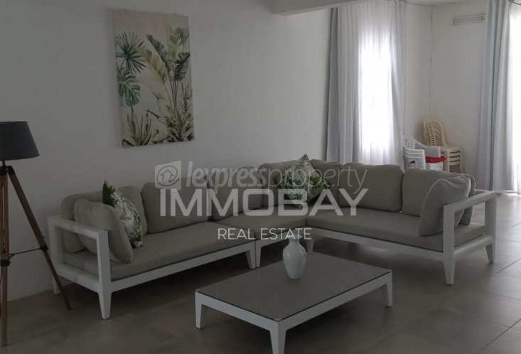 Appartement - 3 chambres - 2600 p²