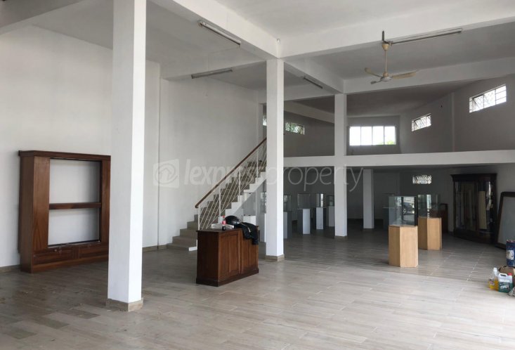 Bâtiment commercial - 506 m²