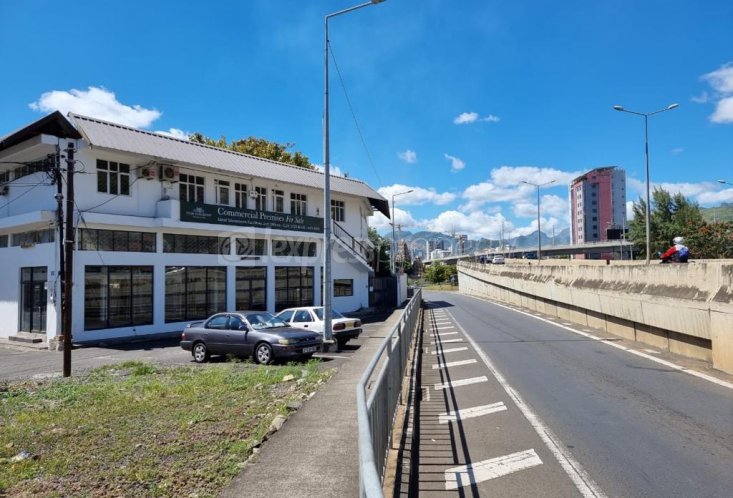 Bâtiment commercial - 506 m²