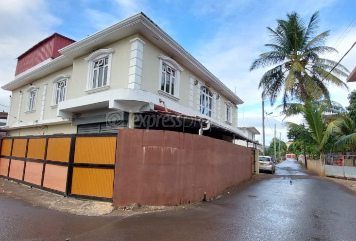 Bâtiment commercial - 650 m²
