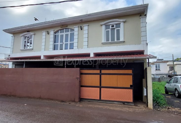 Bâtiment commercial - 650 m²