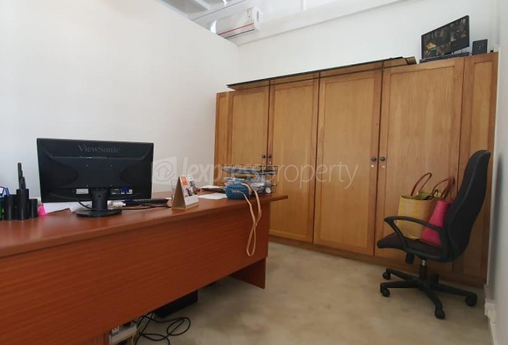 Bureau - 159 m²