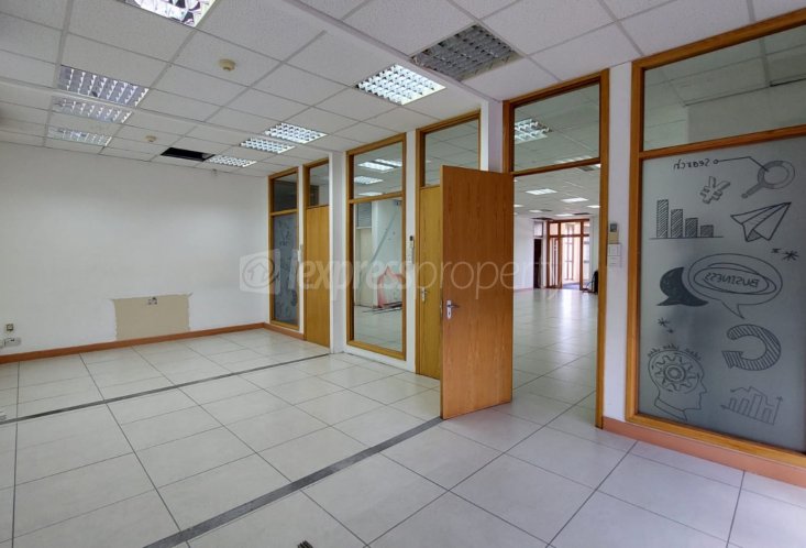 Bureau - 267 m²