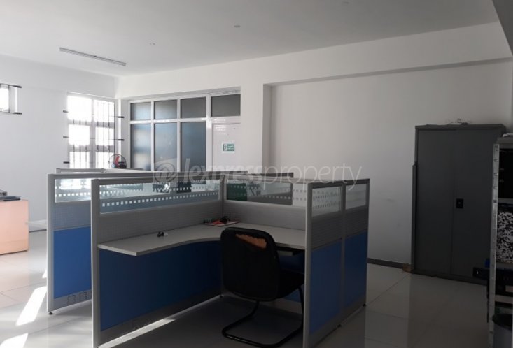 Bureau - 3600 p²