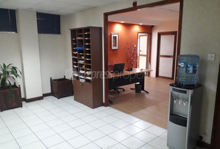 Bureau - 363 m²