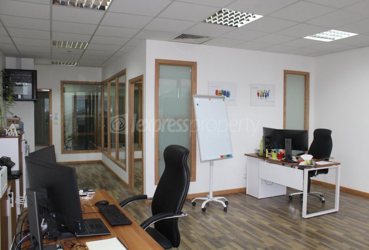 Bureau - 58 m²