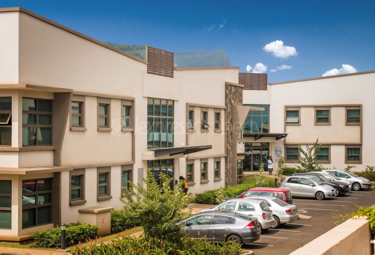 Commercial building - 2000 m²