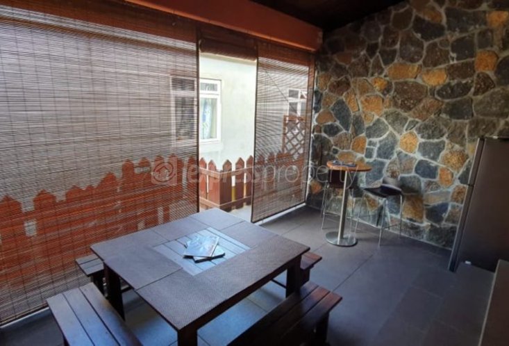 Commercial building - 520 m²