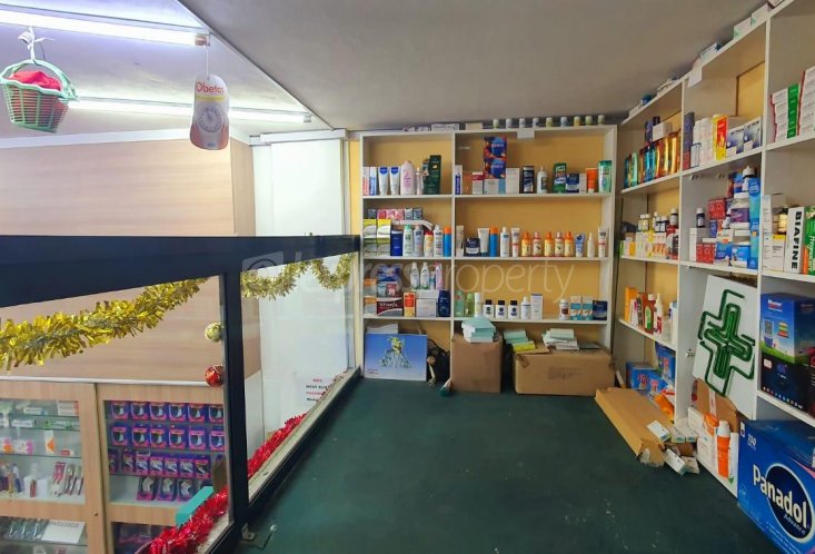 Commercial space - 90 m²
