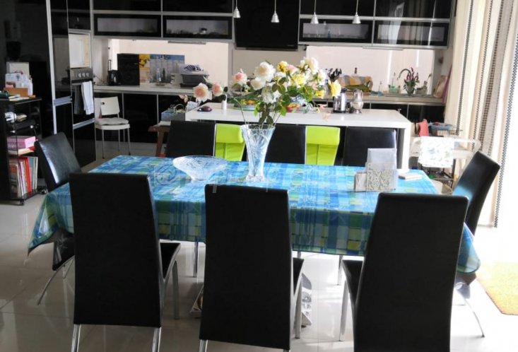 House / Villa - 2 Bedrooms - 2000 ft²