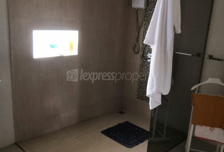 House / Villa - 2 Bedrooms - 2000 ft²