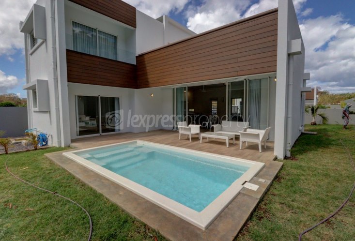 House / Villa - 3 Bedrooms - 230 m²