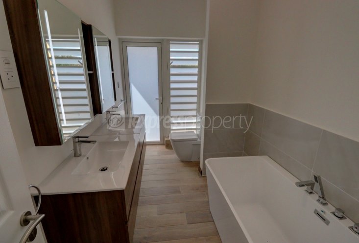 House / Villa - 3 Bedrooms - 230 m²