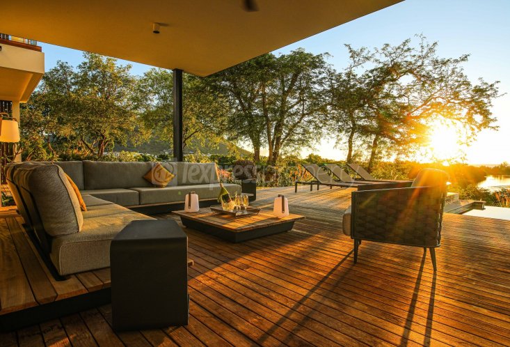 House / Villa - 3 Bedrooms - 250 m²