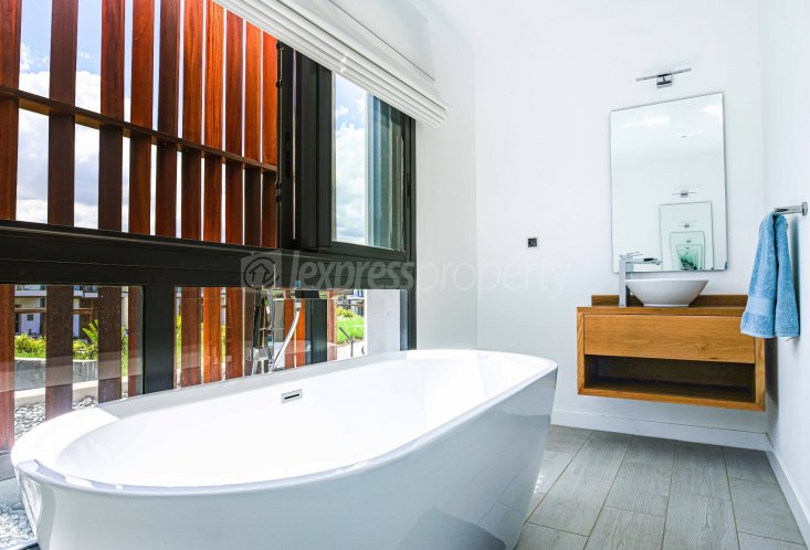 House / Villa - 3 Bedrooms - 250 m²