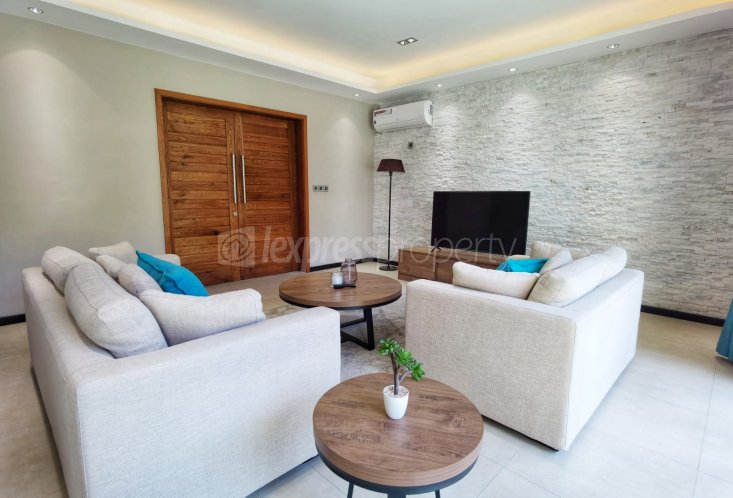 House / Villa - 3 Bedrooms - 255 m²