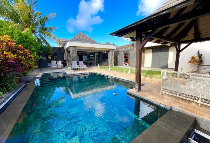 House / Villa - 3 Bedrooms - 300 m²