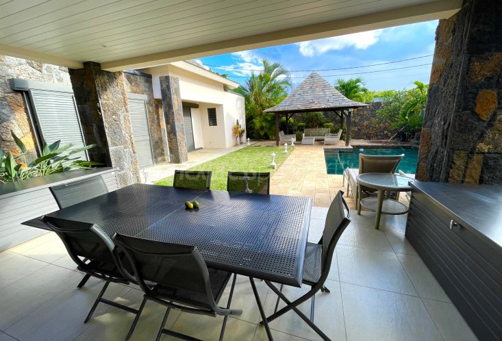 House / Villa - 3 Bedrooms - 300 m²