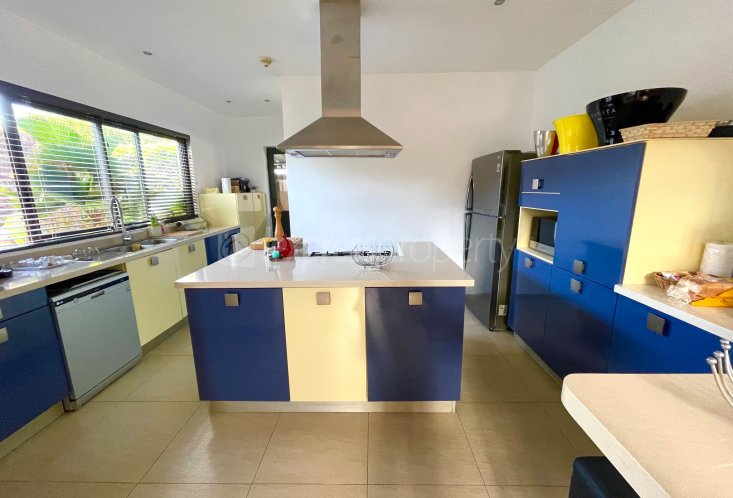 House / Villa - 3 Bedrooms - 300 m²