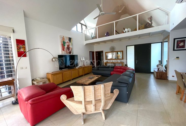 House / Villa - 3 Bedrooms - 300 m²