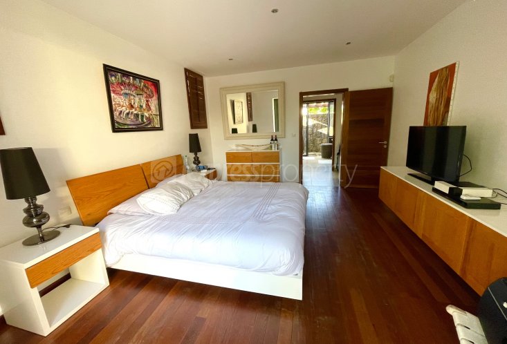 House / Villa - 3 Bedrooms - 300 m²