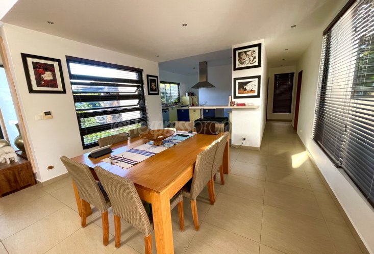 House / Villa - 3 Bedrooms - 300 m²