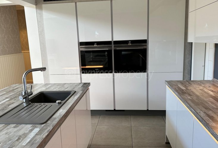 House / Villa - 3 Bedrooms - 324 m²